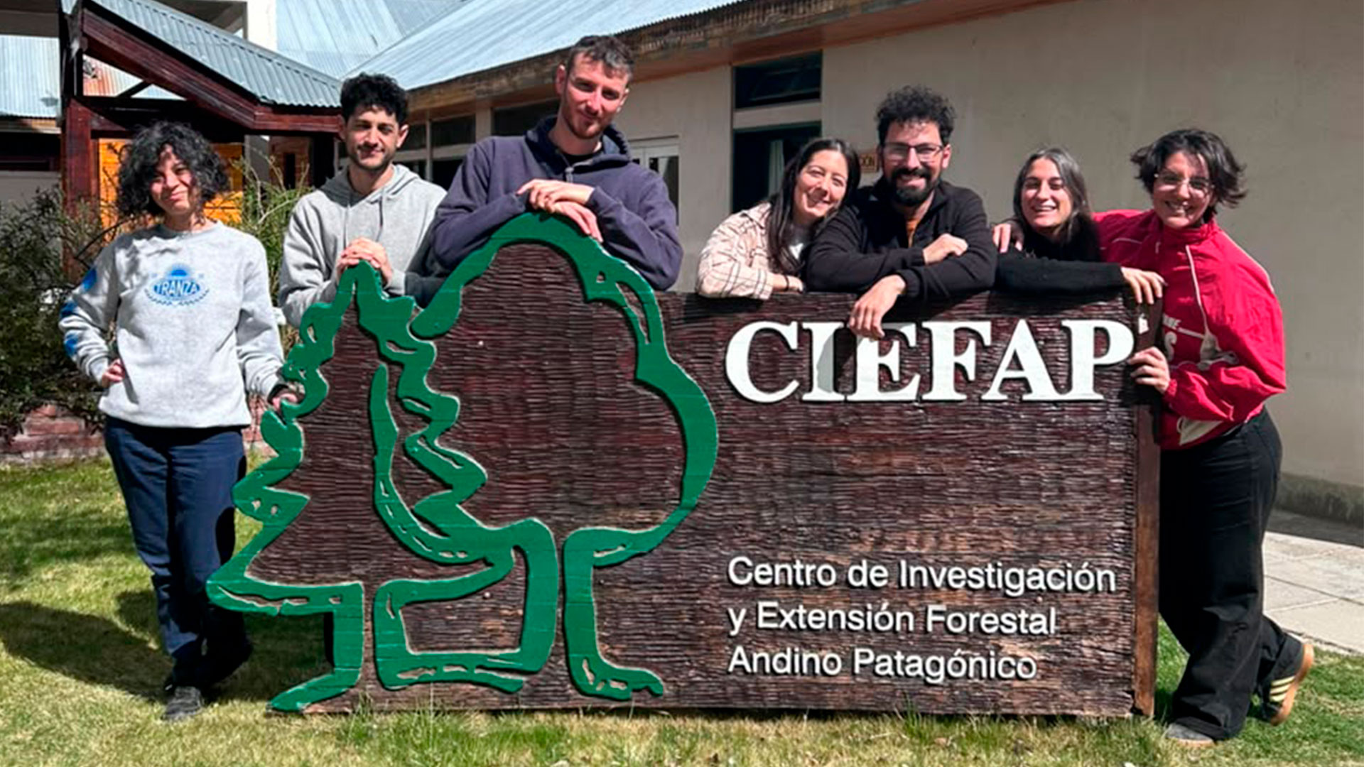 Investigadores y becarios del CIEFAP presentan sus trabajos en un encuentro científico en Puerto Madryn